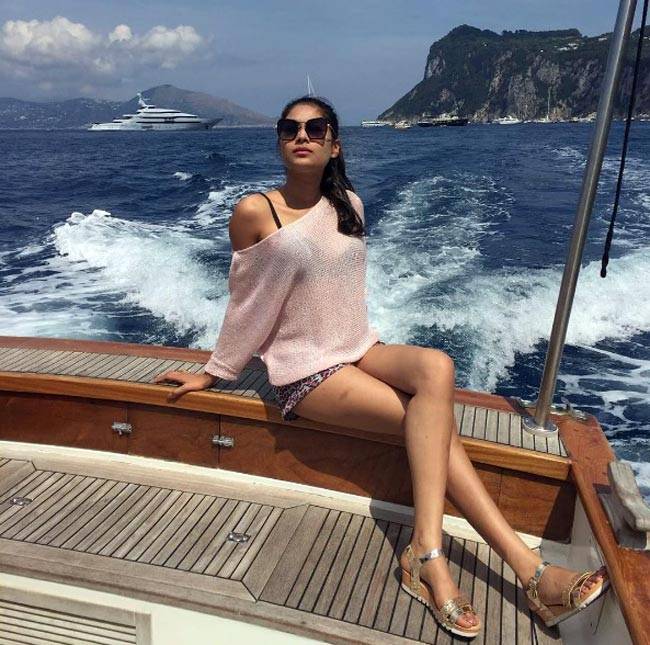 Bigg Boss 10 की सबसे हॉट कंटेस्टेंट लोपामुद्रा की ये Hot pics देखीं आपने?