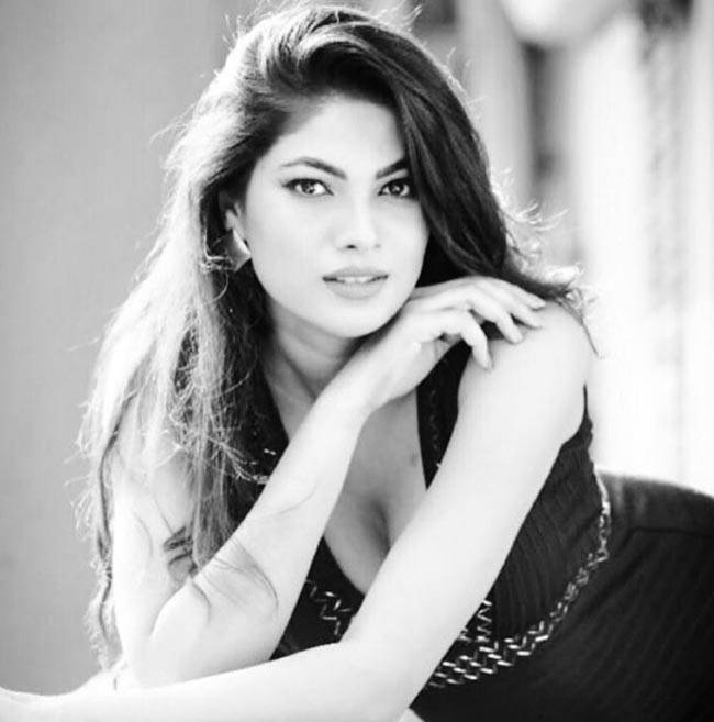 Bigg Boss 10 की सबसे हॉट कंटेस्टेंट लोपामुद्रा की ये Hot pics देखीं आपने?