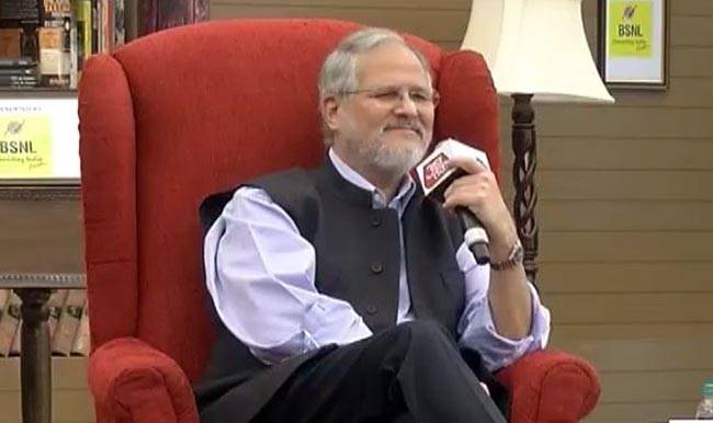 साहित्य आज तक: शायराना अंदाज में नजर आए नजीब जंग