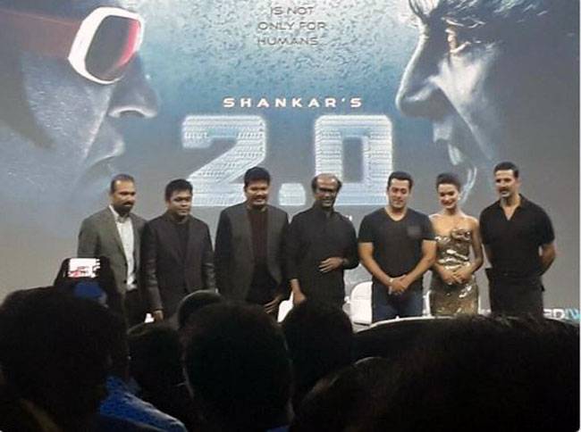 रजनीकांत की फिल्म 2.0 के फर्स्ट लुक लॉन्च पर पहुंचे सलमान, करण जौहर