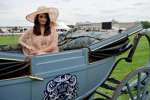 देखें ऐश्‍वर्या राय बच्‍चन की अनदेखी तस्‍वीरें