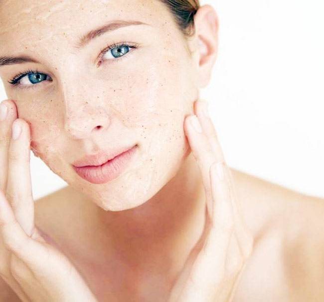 खूबसूरती में दीपिका-सोनम को पीछे छोड़ना हो तो अखरोट आजमाओ...