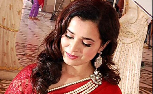 स्‍टाइलिश सिमोन सिंह  Happy Birthday