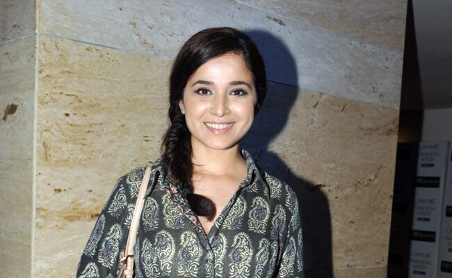 स्‍टाइलिश सिमोन सिंह  Happy Birthday