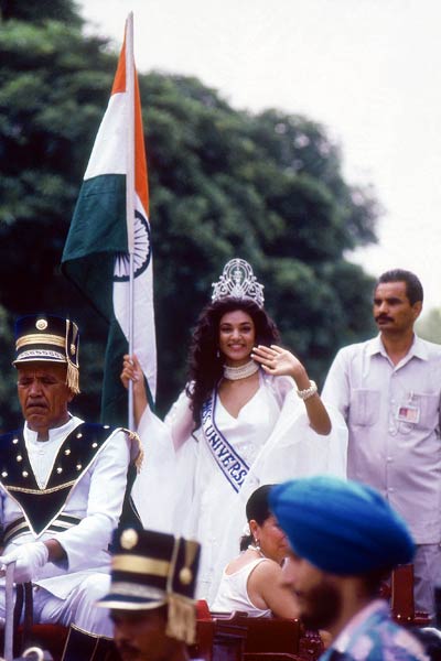 सुष्मिता, जीनत और दारा सिंह को जन्‍मदिन मुबारक