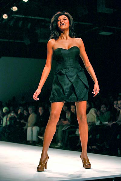 सुष्मिता, जीनत और दारा सिंह को जन्‍मदिन मुबारक