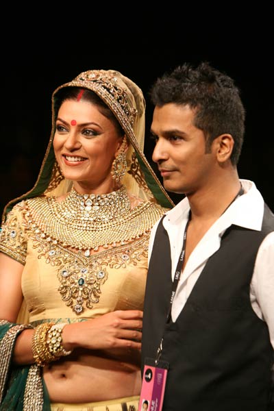 सुष्मिता, जीनत और दारा सिंह को जन्‍मदिन मुबारक