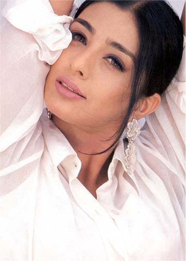 खूबसूरत अदाकारा तब्‍बू Happy Birthday...