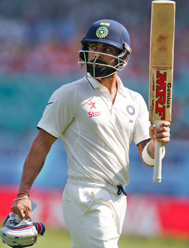 दूसरे टेस्ट मैच के दूसरे दिन इंग्लैंड की आधी टीम पवेलियन लौटी