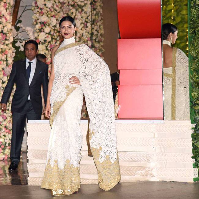 अंबानी की पार्टी में दीपिका-रणवीर, शाहरुख-आलिया से लेकर ऐश्वर्या तक कई हस्तियां शामिल