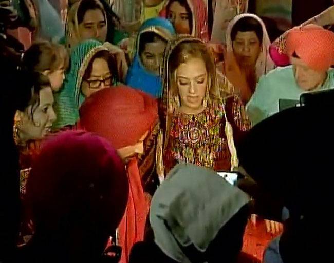 युवराज-हेजल ने गुरुद्वारे में लिए फेरे, देखें तस्वीरें