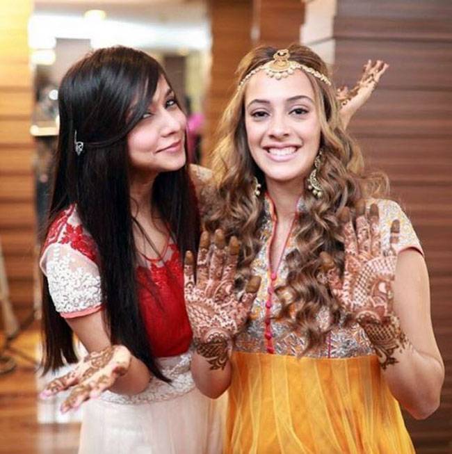 संगीत से रिसेप्शन तक ये हैं हेजल कीच के 7 स्पेशल लुक