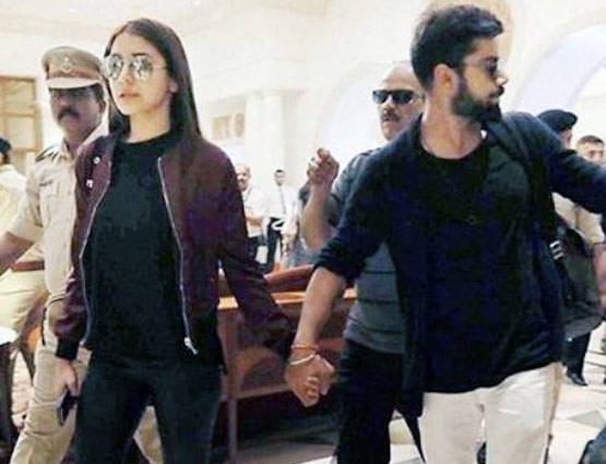 फोटोज में देखें, अनुष्का-विराट की लव केमि‍स्ट्री