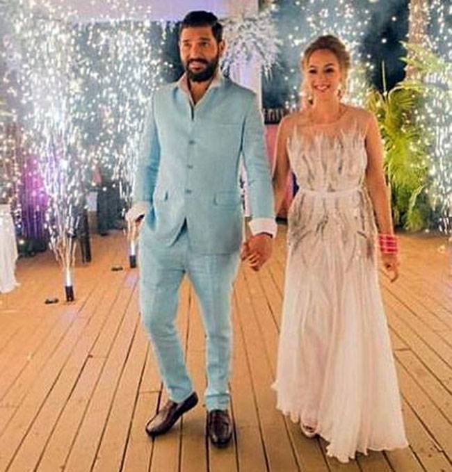 संगीत से रिसेप्शन तक ये हैं हेजल कीच के 7 स्पेशल लुक