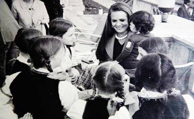 सोनिया गांधी के 70वें जन्मदिन पर उनकी अनदेखी तस्वीरें