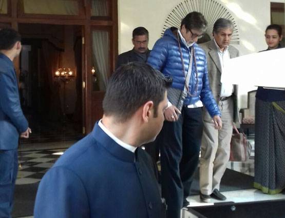 क्या अनुष्का-विराट की सगाई के लिए देहरादून पहुंचे हैं बिग बी?