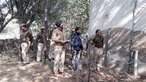 एक बैंक में ऐसे हुई सेंधमारी, स्ट्रांग रूम से उड़ाए साढ़े नौ लाख रुपये