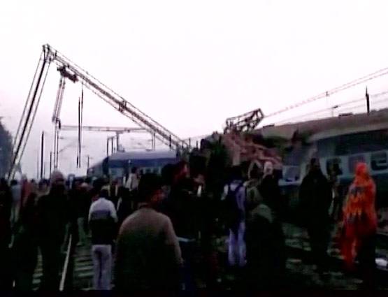 कानपुर में पटरी से उतरे ट्रेन के 15 डिब्बे