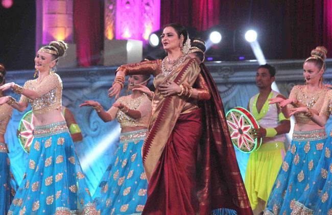 जब रेखा ने 'परदेसिया' पर लगाए जमकर ठुमके...