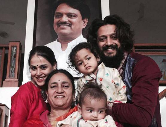 बॉलीवुड के ये सितारे 2016 में बने मम्मी-पापा...