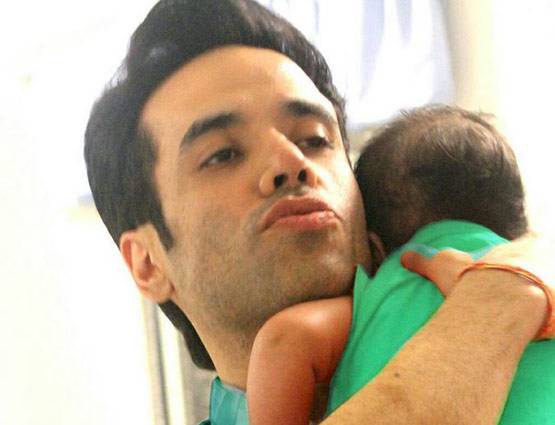 बॉलीवुड के ये सितारे 2016 में बने मम्मी-पापा...