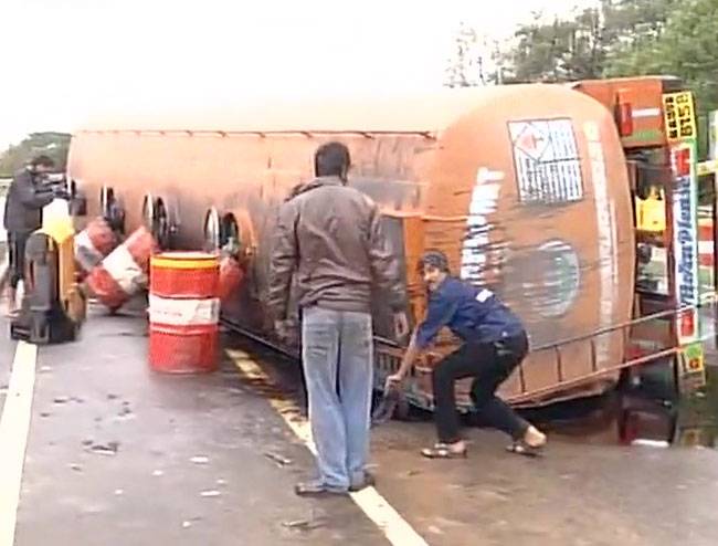 तस्वीरों में देखें वरदा ने चेन्नई में कैसे मचाई तबाही