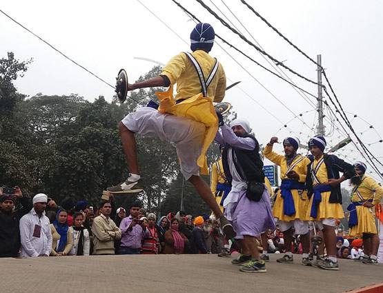 देखें प्रकाश पर्व के 25 रंग...