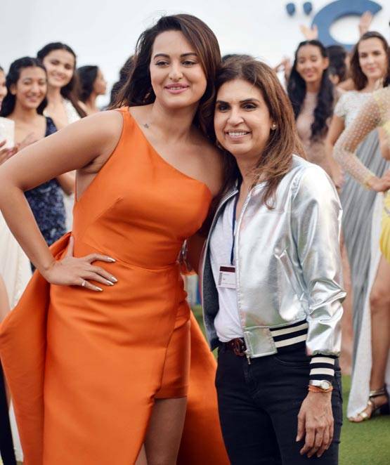 Lakme Fashion Week: क्रूज पर सोनाक्षी सिन्हा का जलवा