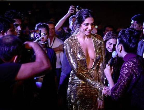 xXx: द जेंडर केज के प्रीमियर में रणवीर का हाथ थामें आई दीपिका