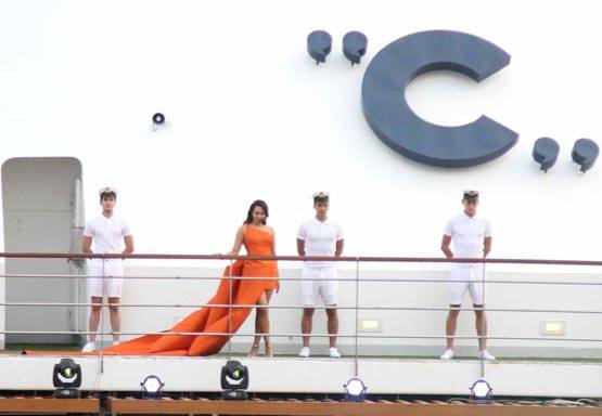 Lakme Fashion Week: क्रूज पर सोनाक्षी सिन्हा का जलवा