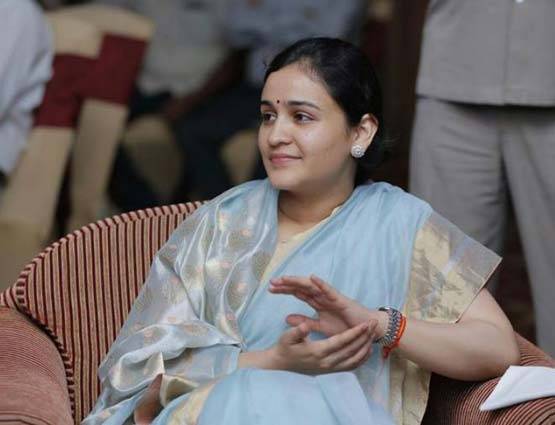 ये हैं मुलायम की छोटी बहू, जीती हैं ग्लैमरस लाइफ, अब लड़ेंगी चुनाव