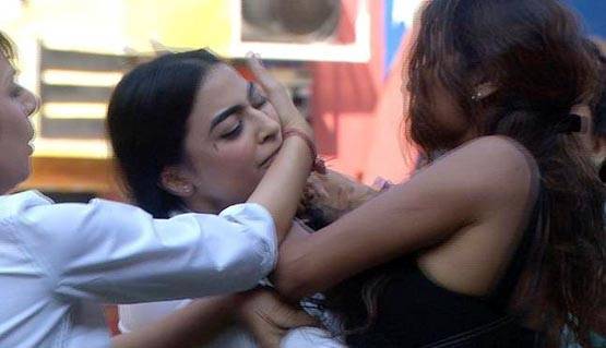 विवादित कमेन्ट से मारपीट तक, बिग बॉस 10 की 7 विवादित घटनाएं