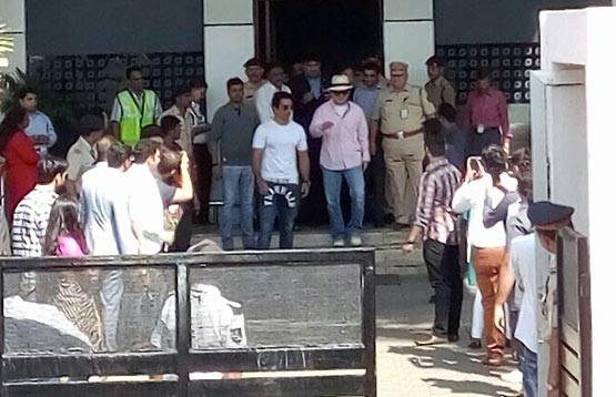 'कुंग फू योगा' के लिए मुंबई पहुंचे जैकी चैन, सोनू सूद ने किया रिसीव