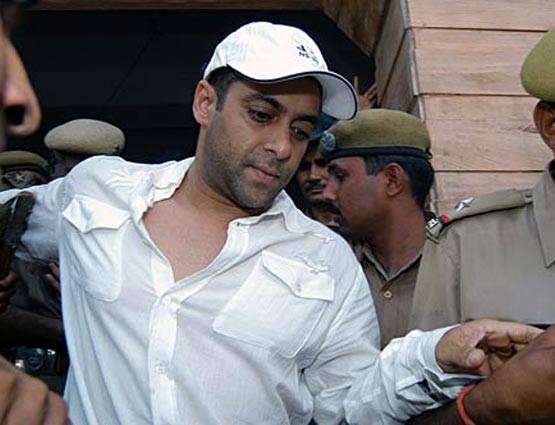 सलमान की 24 RARE PHOTOS, ऐसी है सुपरस्टार की LIFE