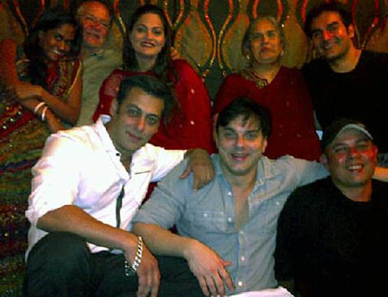 सलमान की 24 RARE PHOTOS, ऐसी है सुपरस्टार की LIFE