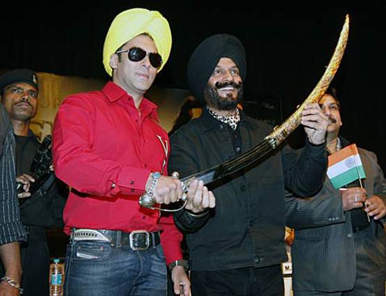 सलमान की 24 RARE PHOTOS, ऐसी है सुपरस्टार की LIFE