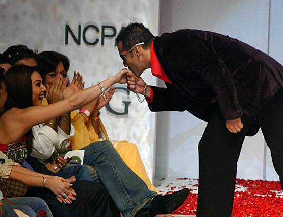 सलमान की 24 RARE PHOTOS, ऐसी है सुपरस्टार की LIFE