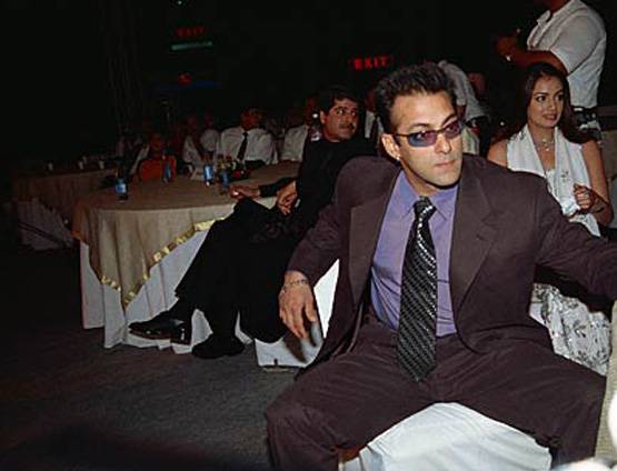 सलमान की 24 RARE PHOTOS, ऐसी है सुपरस्टार की LIFE