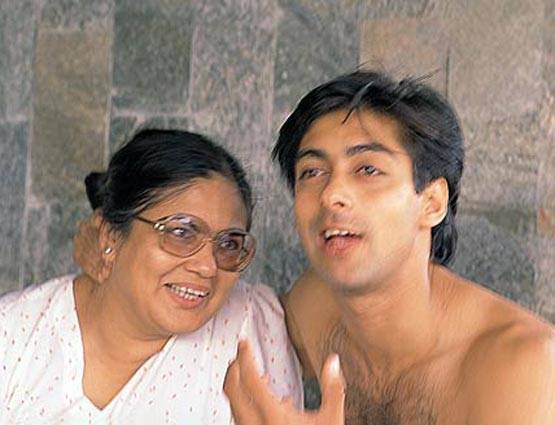 सलमान की 24 RARE PHOTOS, ऐसी है सुपरस्टार की LIFE