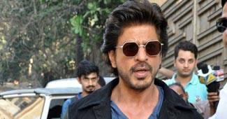 कैसा रहा शाहरुख का ट्रेन का सफर, देखें तस्वीरें...