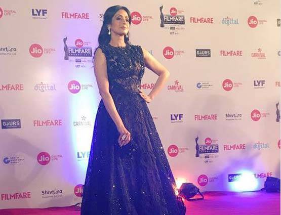 Filmfare2017:रेड कार्पेट पर बॉलीवुड ब्यूटीज का जलवा