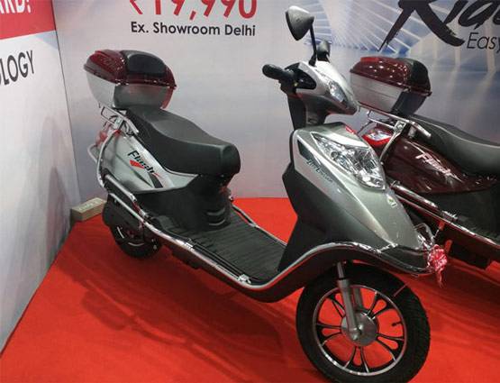 तस्वीरों में देखें Hero के नए स्कूटर 'फ्लैश' के अवतारों को...