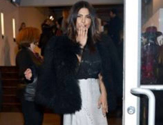 'न्‍यूयॉर्क फैशन वीक' में दिखा दीपिका पादुकोण और प्रियंका चोपड़ा का जलवा