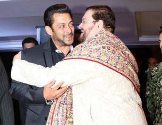 नील नितिन मुकेश के रिसेप्शन में पत्नी जया संग पहुंचे अमिताभ