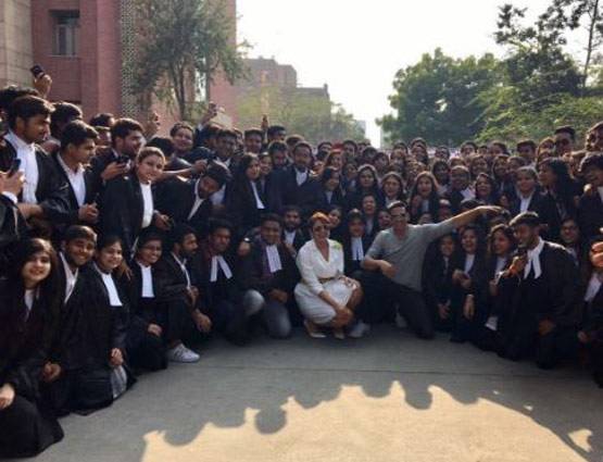 Jolly LLB प्रमोशन: अक्षय ने स्टूडेंट्स को दिखाया लाइव स्टंट