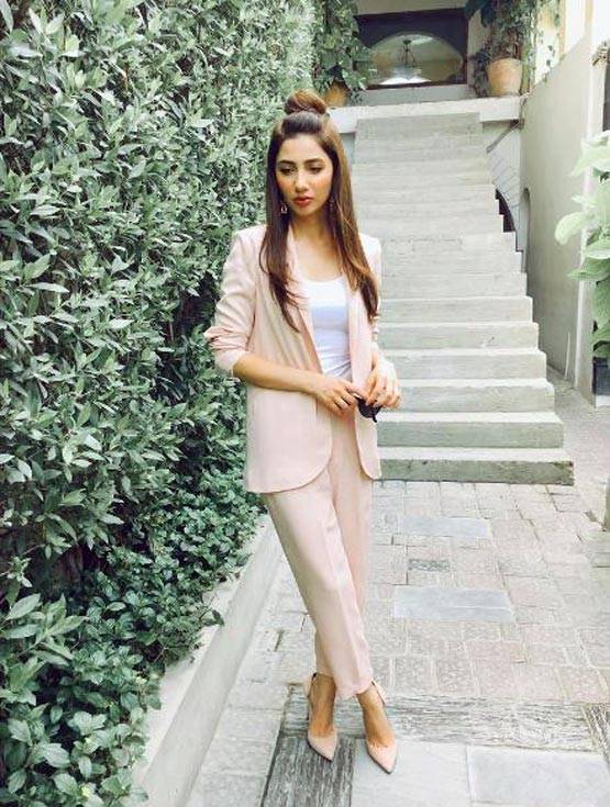 'रईस' की माहिरा खान की 10 खास बातें