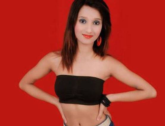 ये हैं नेपाल की सनी लियोन, नाम है अर्चना पनेरू...