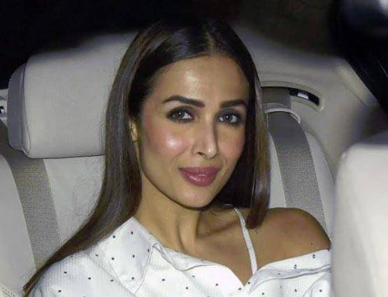 बॉलीवुड सितारों ने करण जौहर के साथ मनाई वेलेंटाइन पार्टी