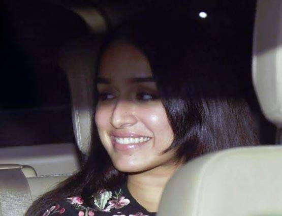 बॉलीवुड सितारों ने करण जौहर के साथ मनाई वेलेंटाइन पार्टी