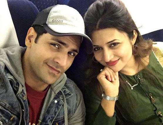 देखें, ये टीवी एक्टर्स कैसे मना रहे हैं वेलेंटाइन डे...